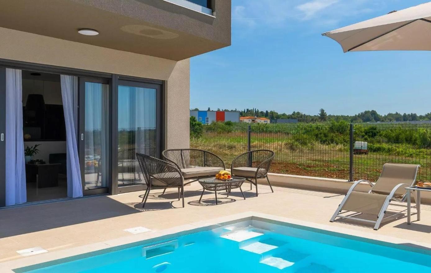 Villa Esmeralda II By Seeadria Agency Novigrad  ภายนอก รูปภาพ