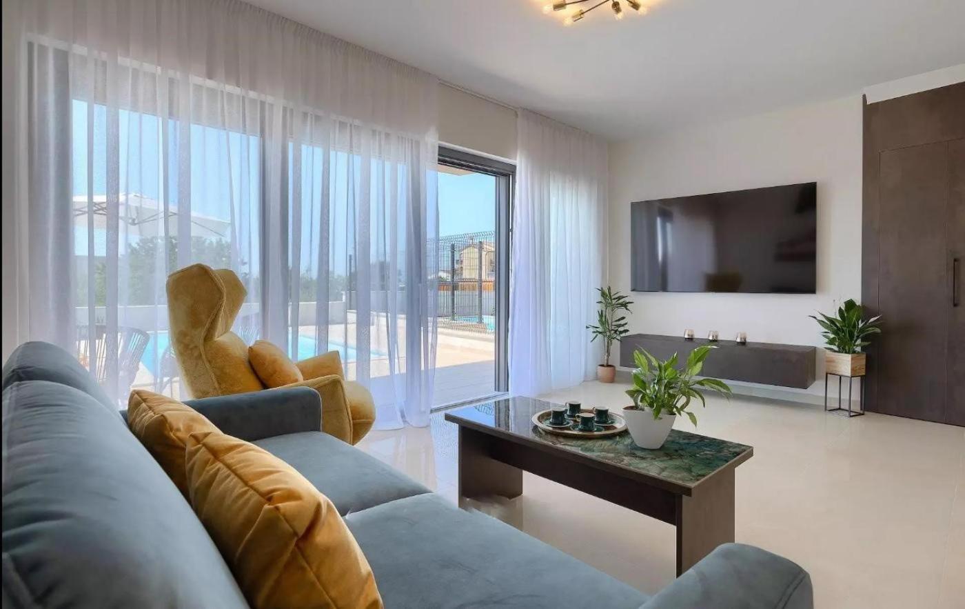 Villa Esmeralda II By Seeadria Agency Novigrad  ภายนอก รูปภาพ